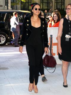 Michelle Rodriguez feet photo thumbnail