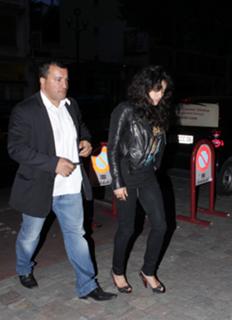Michelle Rodriguez feet photo thumbnail