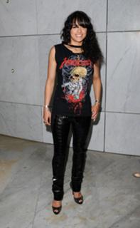 Michelle Rodriguez feet photo thumbnail