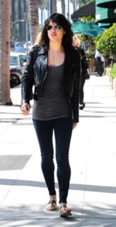 Michelle Rodriguez feet photo thumbnail