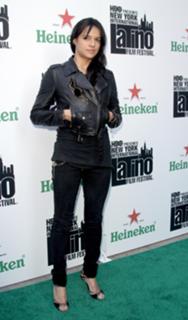Michelle Rodriguez feet photo thumbnail