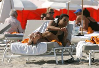 Michelle Rodriguez feet photo thumbnail