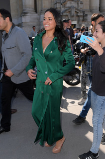 Michelle Rodriguez feet photo thumbnail