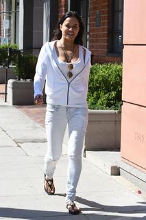 Michelle Rodriguez feet photo thumbnail