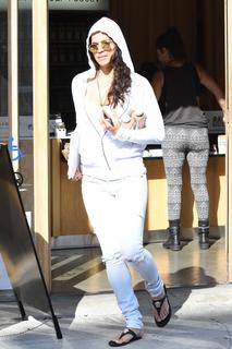 Michelle Rodriguez feet photo thumbnail