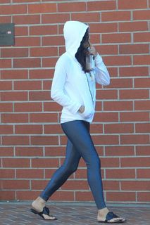Michelle Rodriguez feet photo thumbnail