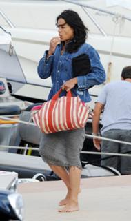 Michelle Rodriguez feet photo thumbnail