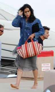 Michelle Rodriguez feet photo thumbnail