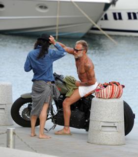 Michelle Rodriguez feet photo thumbnail