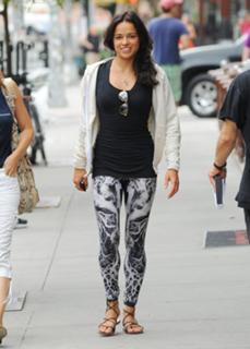 Michelle Rodriguez feet photo thumbnail
