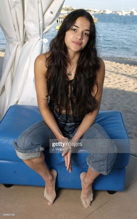 Michelle Rodriguez feet photo thumbnail