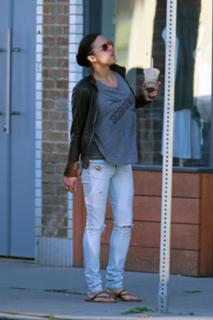 Michelle Rodriguez feet photo thumbnail