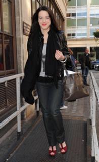 Michelle Ryan feet photo thumbnail