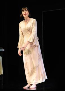 Michelle Ryan feet photo thumbnail