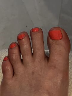 Michelle Ryan feet photo thumbnail