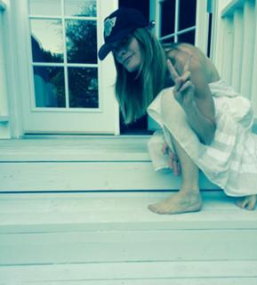 Michelle Stafford feet photo 8