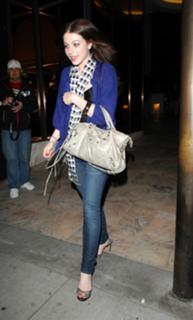 Michelle Trachtenberg feet photo thumbnail