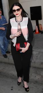 Michelle Trachtenberg feet photo thumbnail