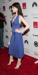 Michelle Trachtenberg feet photo thumbnail