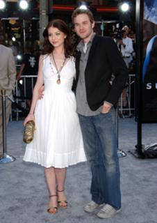 Michelle Trachtenberg feet photo thumbnail