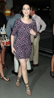 Michelle Trachtenberg feet photo thumbnail
