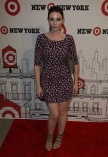 Michelle Trachtenberg feet photo thumbnail