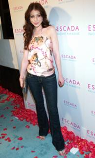 Michelle Trachtenberg feet photo thumbnail