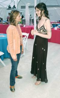 Michelle Trachtenberg feet photo thumbnail