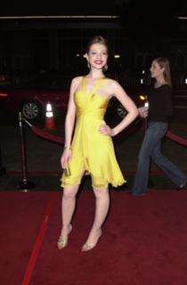 Michelle Trachtenberg feet photo thumbnail