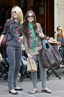 Michelle Trachtenberg feet photo thumbnail