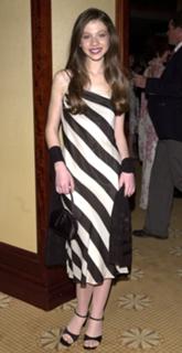 Michelle Trachtenberg feet photo thumbnail