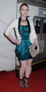 Michelle Trachtenberg feet photo thumbnail