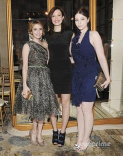 Michelle Trachtenberg feet photo thumbnail