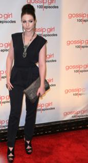 Michelle Trachtenberg feet photo thumbnail