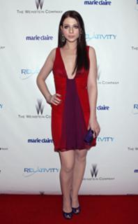 Michelle Trachtenberg feet photo thumbnail
