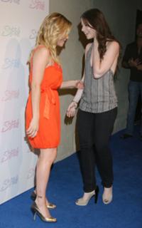 Michelle Trachtenberg feet photo thumbnail