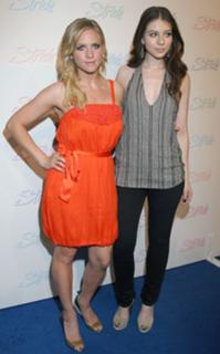 Michelle Trachtenberg feet photo thumbnail