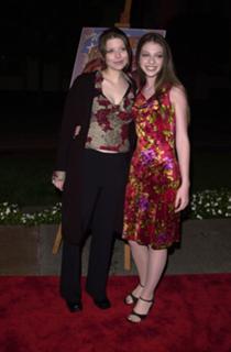Michelle Trachtenberg feet photo thumbnail