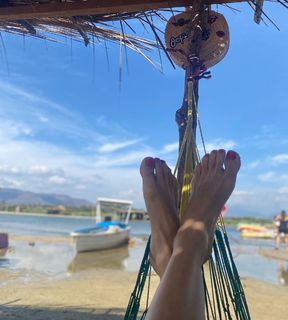 Michelle Vieth feet photo 18