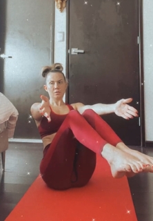 Michelle Vieth feet photo 3