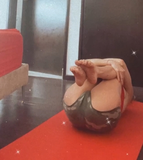 Michelle Vieth feet photo 3
