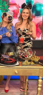 Michelle Vieth feet photo 7