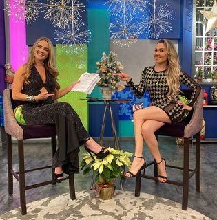 Michelle Vieth feet photo 5