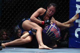 Michelle Waterson feet photo thumbnail