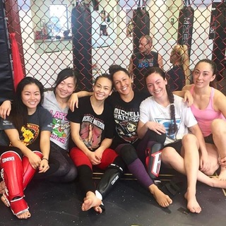 Michelle Waterson feet photo thumbnail
