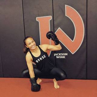 Michelle Waterson feet photo thumbnail