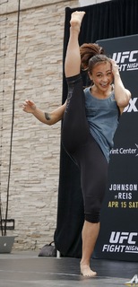 Michelle Waterson feet photo thumbnail