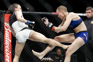 Michelle Waterson feet photo thumbnail