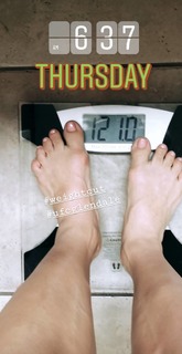 Michelle Waterson feet photo thumbnail