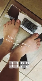 Michelle Waterson feet photo thumbnail